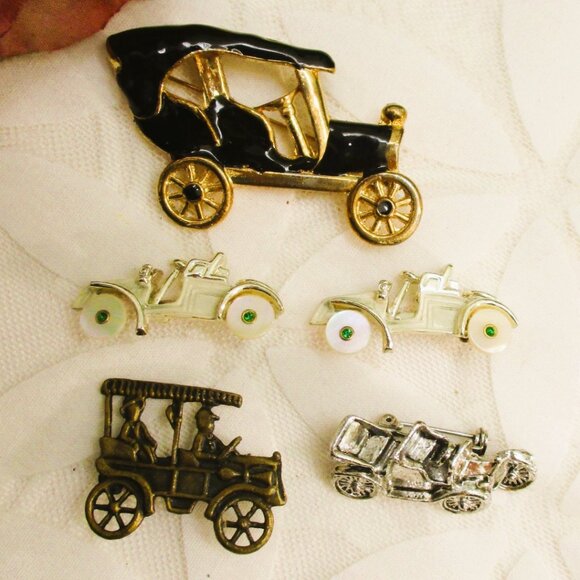 ANTIQUE CAR Mixed Material Brooch Lot ~ Five VINTAGE Early Automotive Pin Lot - Picture 6 of 11